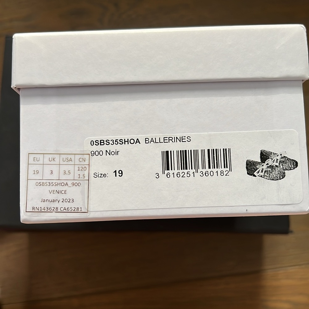 Dior Black Baby Shoes with Cream Bow - Picture 3 of 7